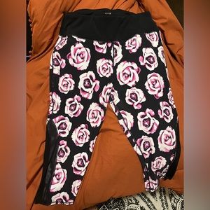 Torrid Floral Active Capri Pants
